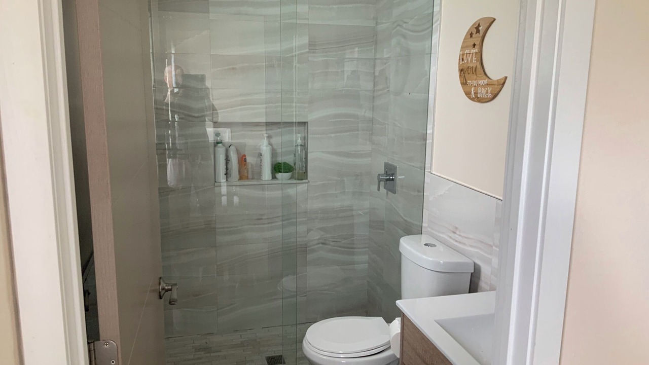 Photo of Bathroom in Hialeah