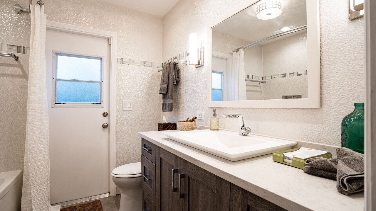 Photo of Bathroom in Indian Beach Sapphire Shores