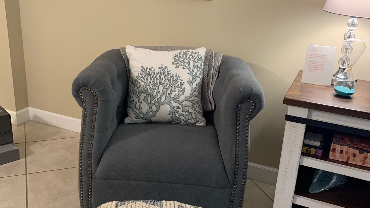 Photo of Livingroom in Vanderbilt Beach