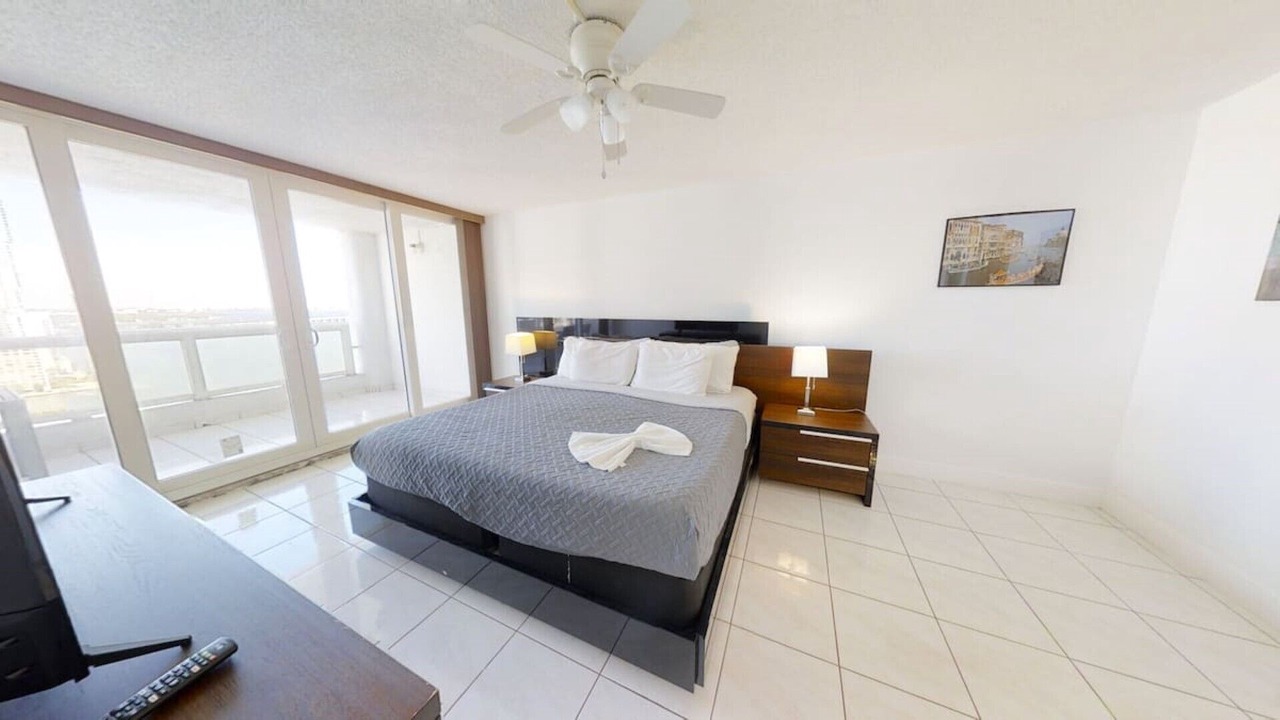 Photo of Bedroom in Edgewater