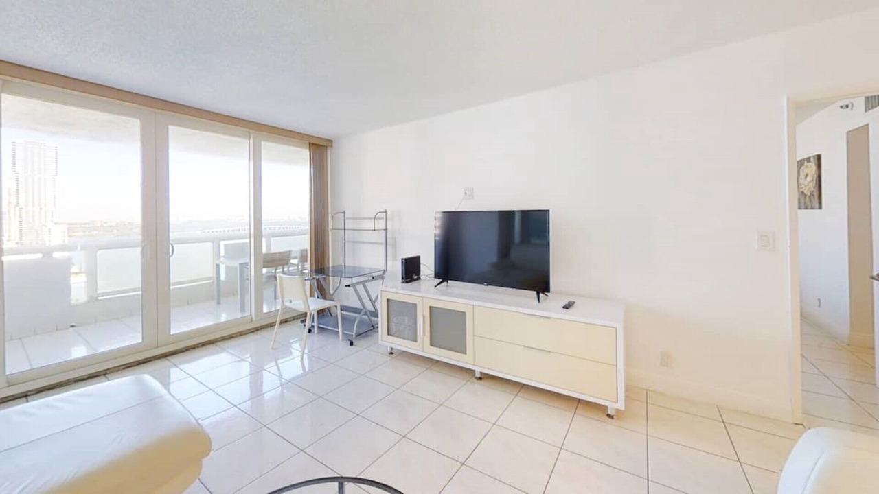 Photo of Livingroom in Edgewater