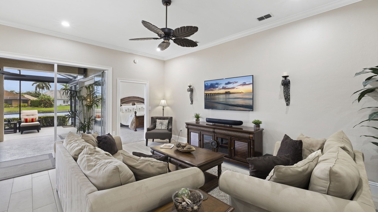 Photo of Livingroom in Crown Pointe