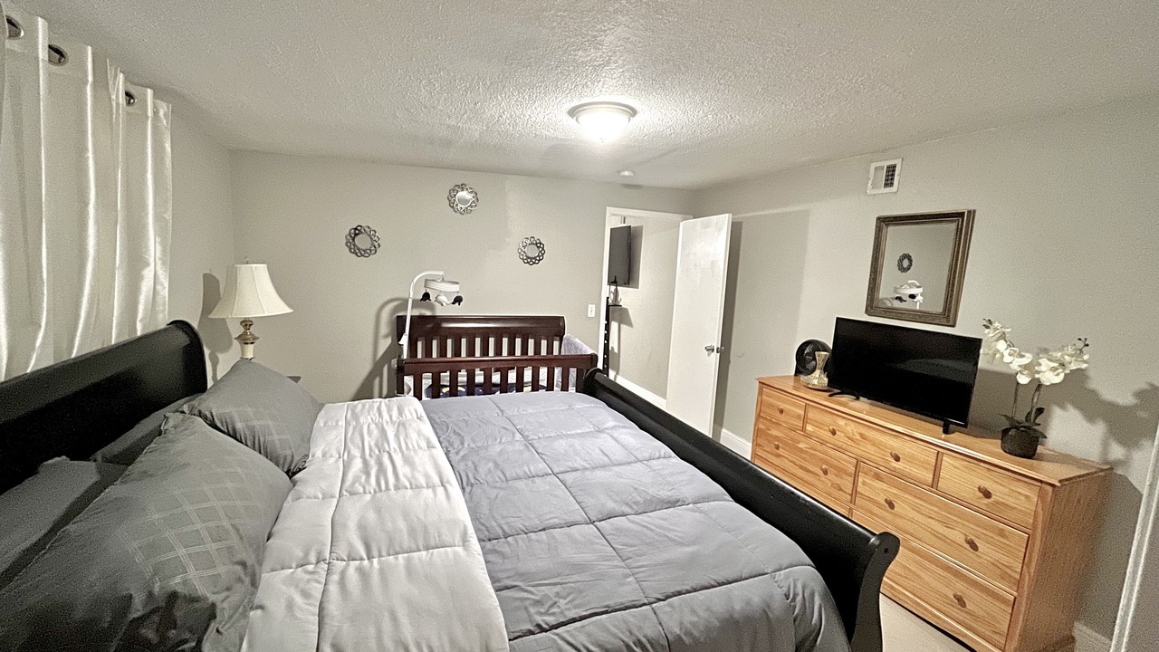 Photo of Bedroom in Lauderdale Lakes