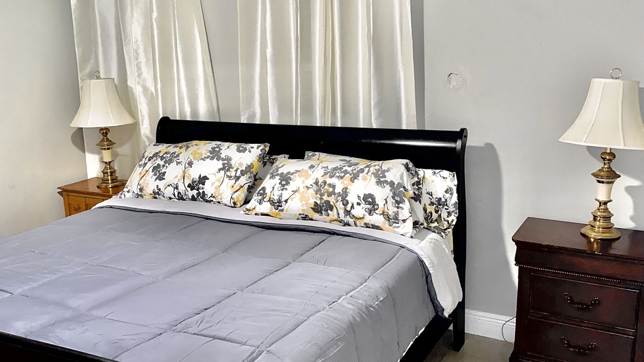 Photo of Bedroom in Lauderdale Lakes