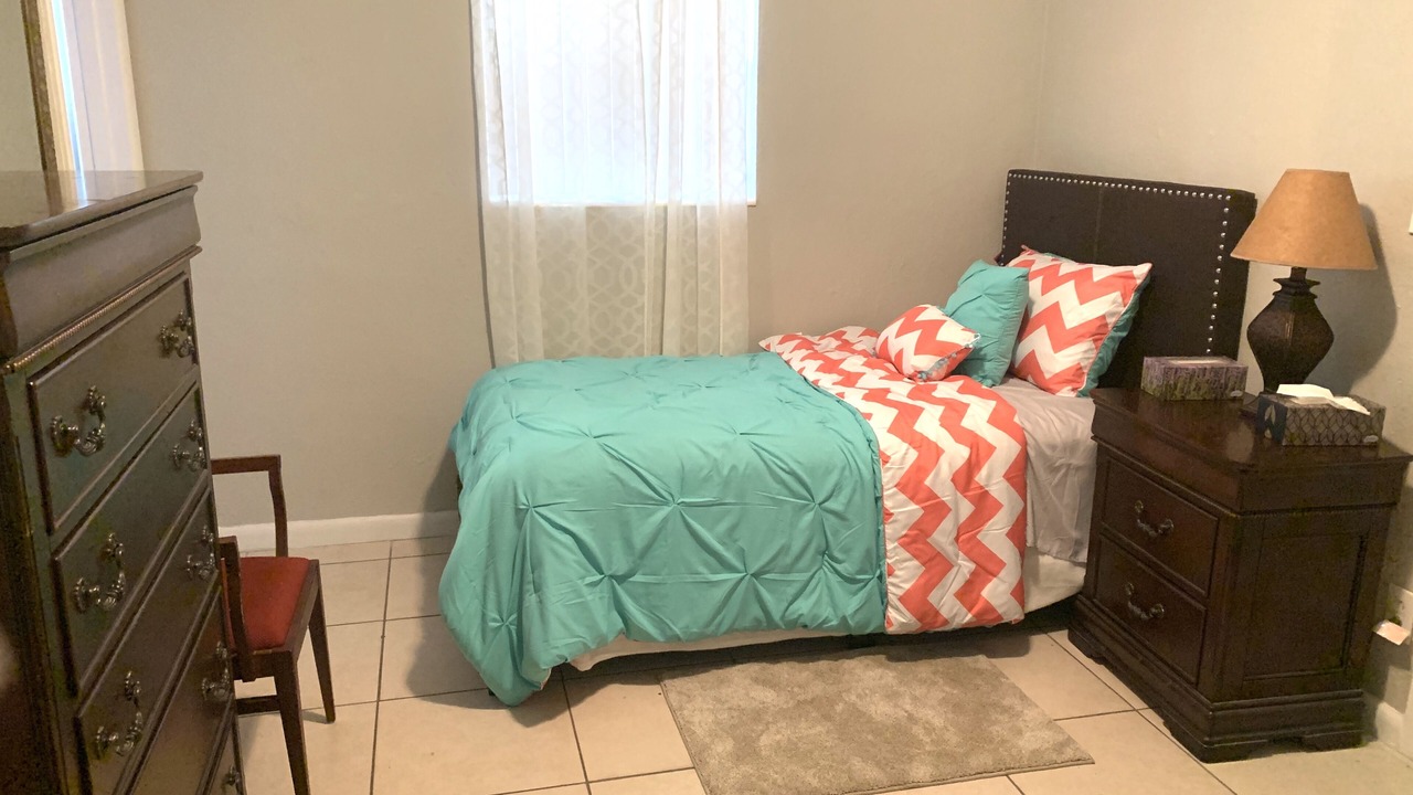 Photo of Bedroom in Lauderdale Lakes