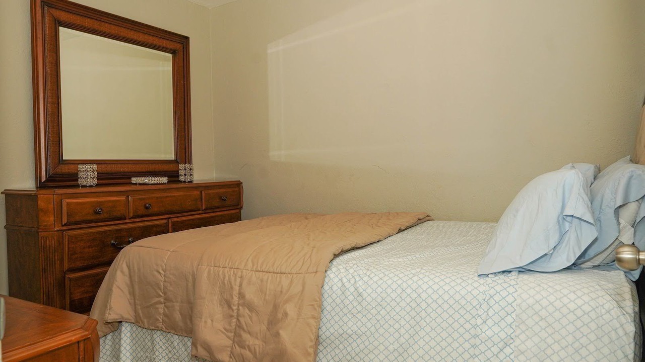 Photo of Bedroom in Lauderdale Lakes