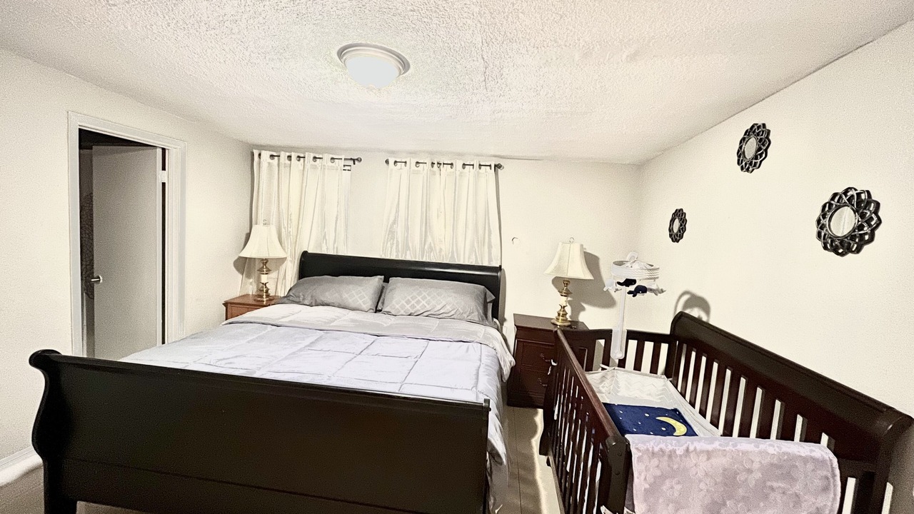 Photo of Bedroom in Lauderdale Lakes