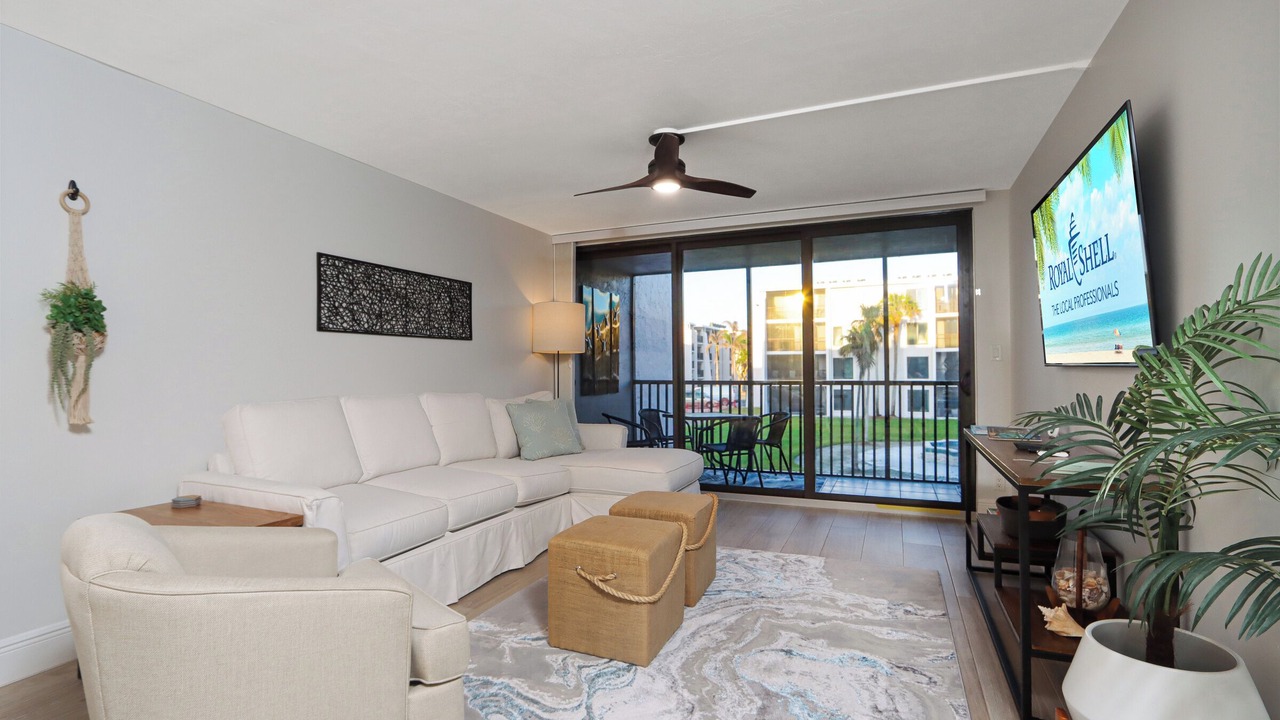 Photo of Livingroom in Beachview Country Club Estates