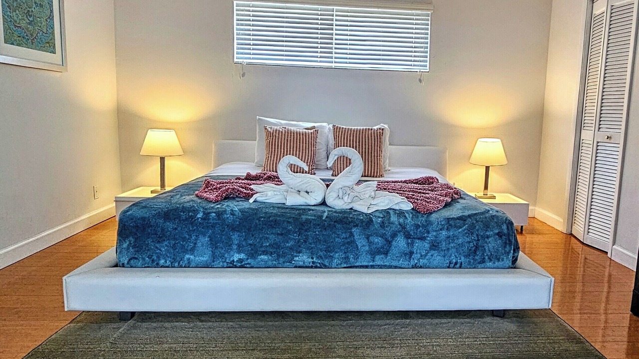 Photo of Bedroom in Hallandale Beach