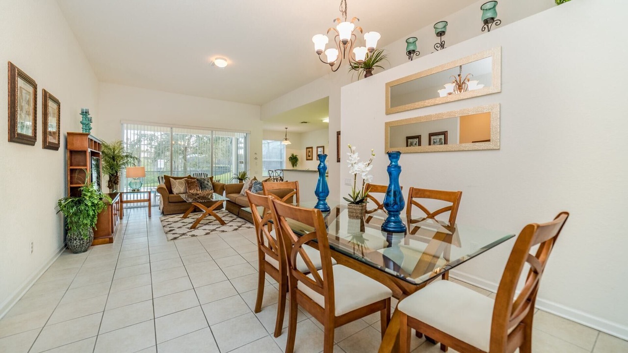 Photo of Livingroom in Windsor Hills