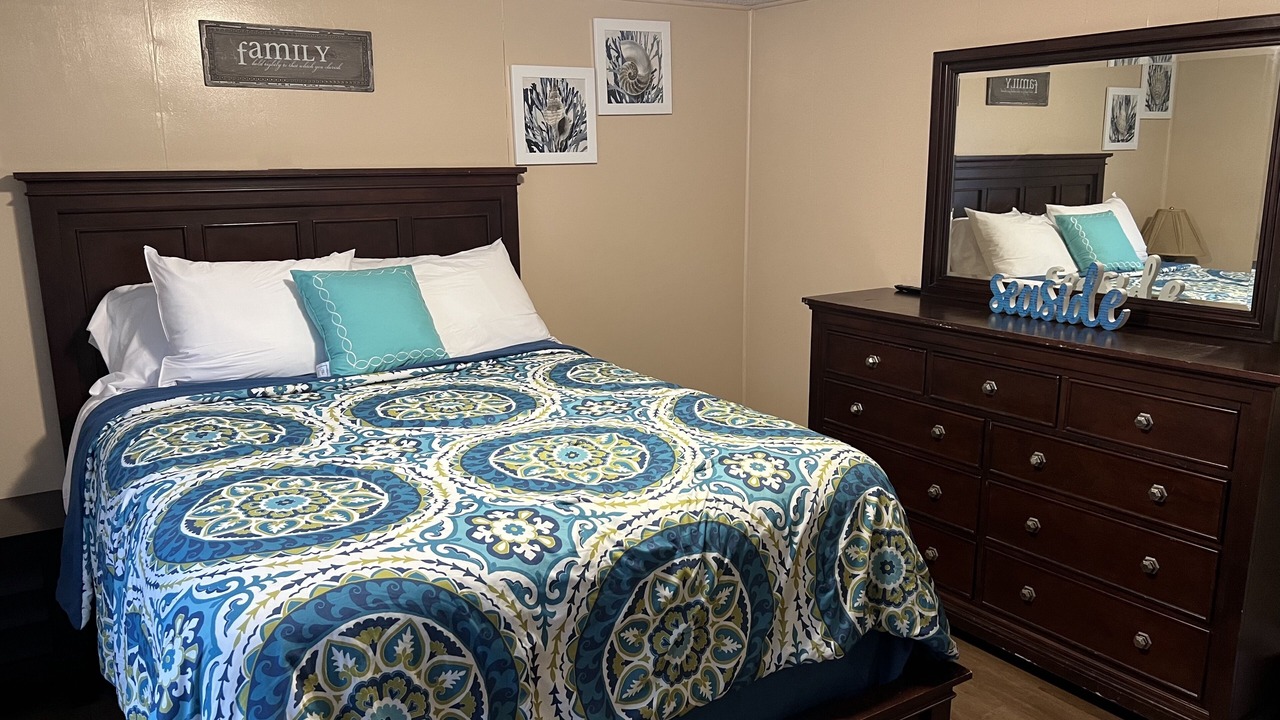 Photo of Bedroom in Apalachicola