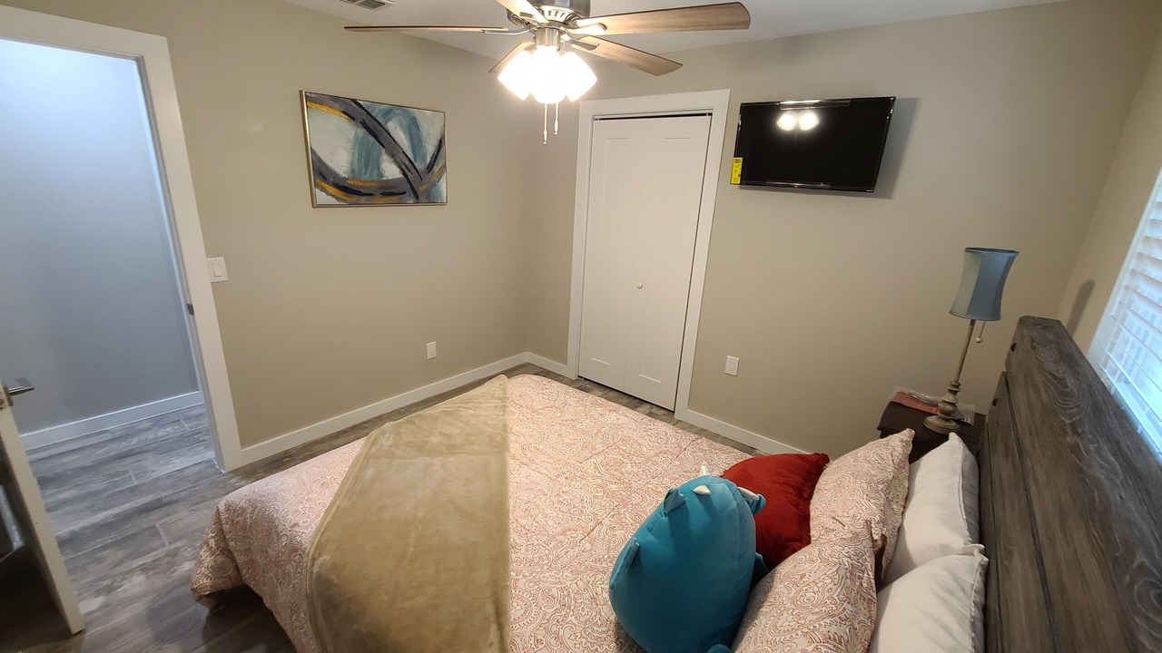 Photo of Bedroom in Lake Magdalene