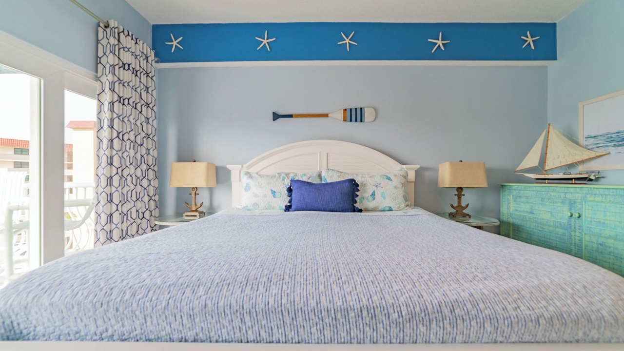 Photo of Bedroom in Redington Shores