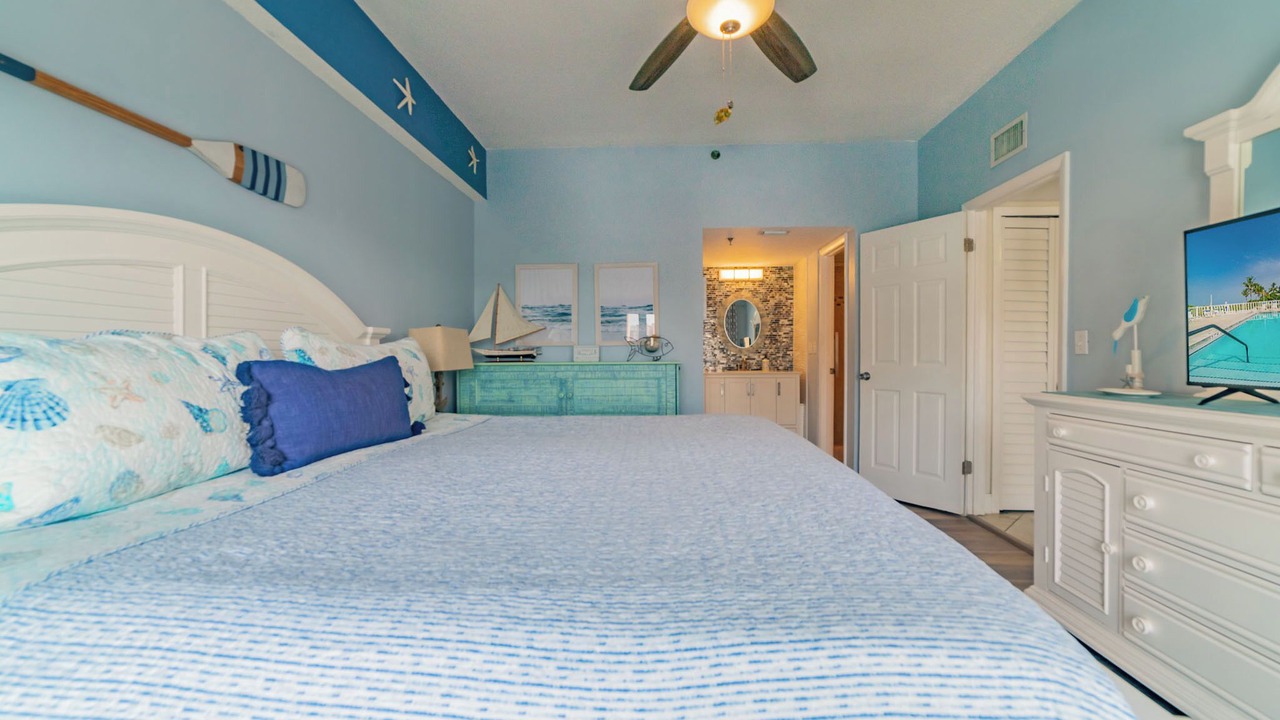 Photo of Bedroom in Redington Shores
