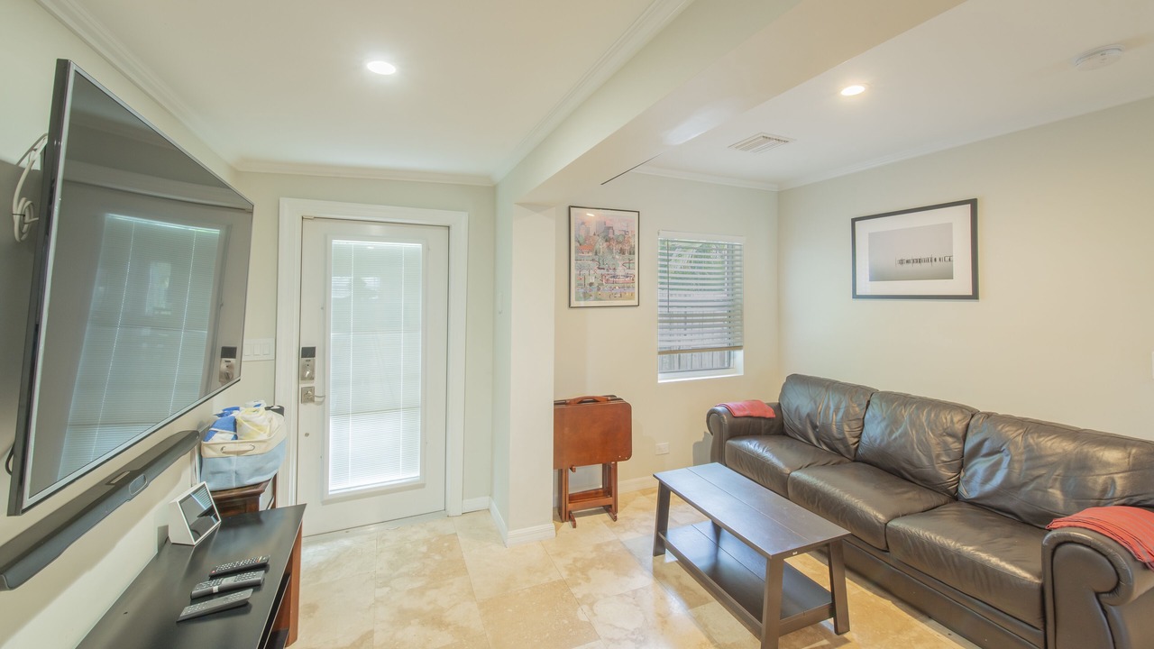 Photo of Livingroom in South Middle River
