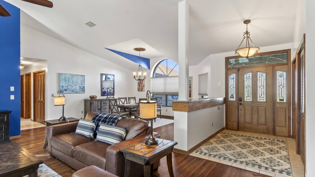 Photo of Livingroom in Palm Harbor