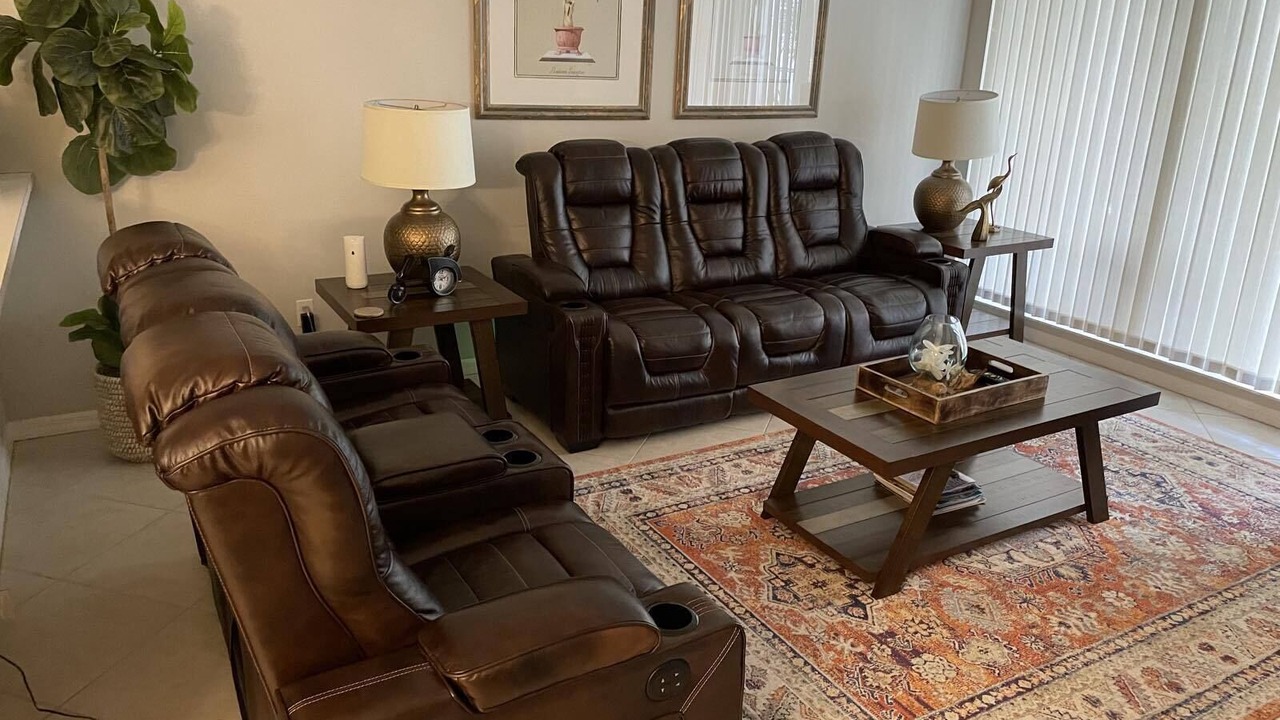Photo of Livingroom in Pelican Bay