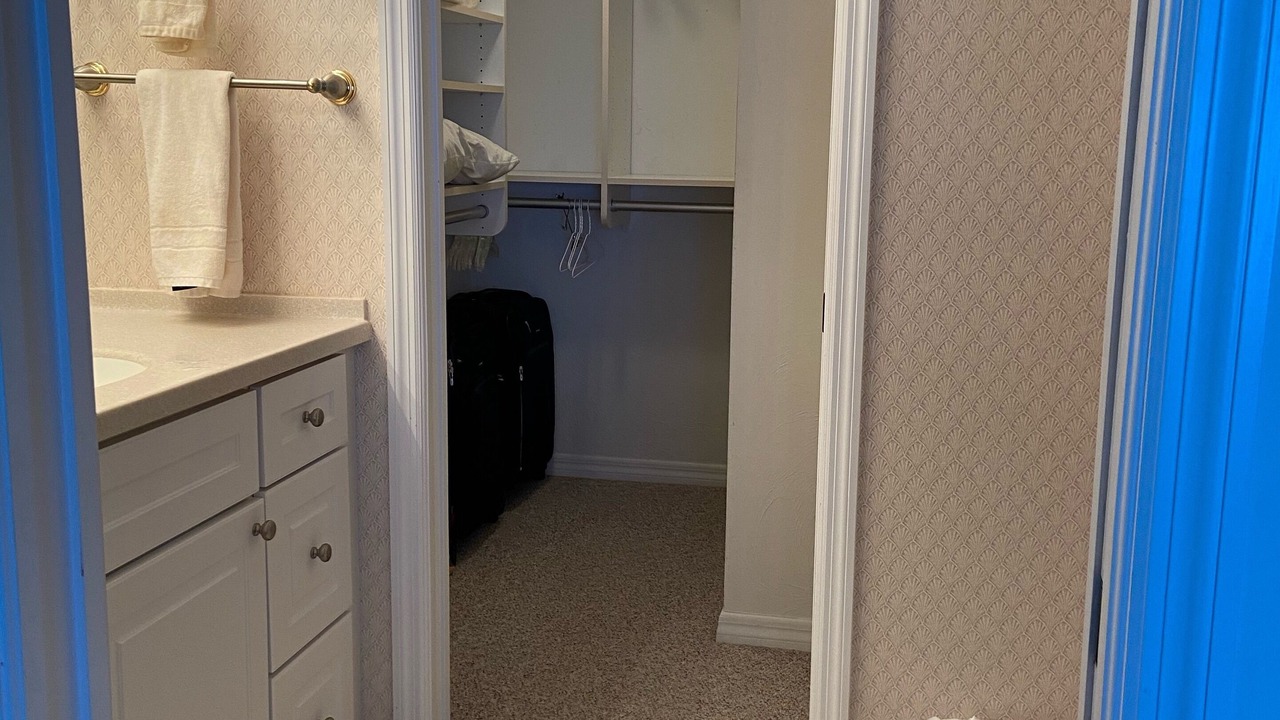 Photo of Bathroom in Vanderbilt Beach