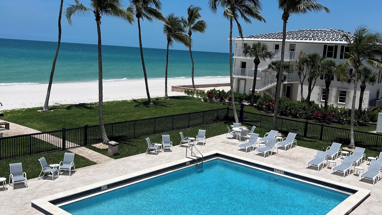 Photo of Patio Balcony in Vanderbilt Beach
