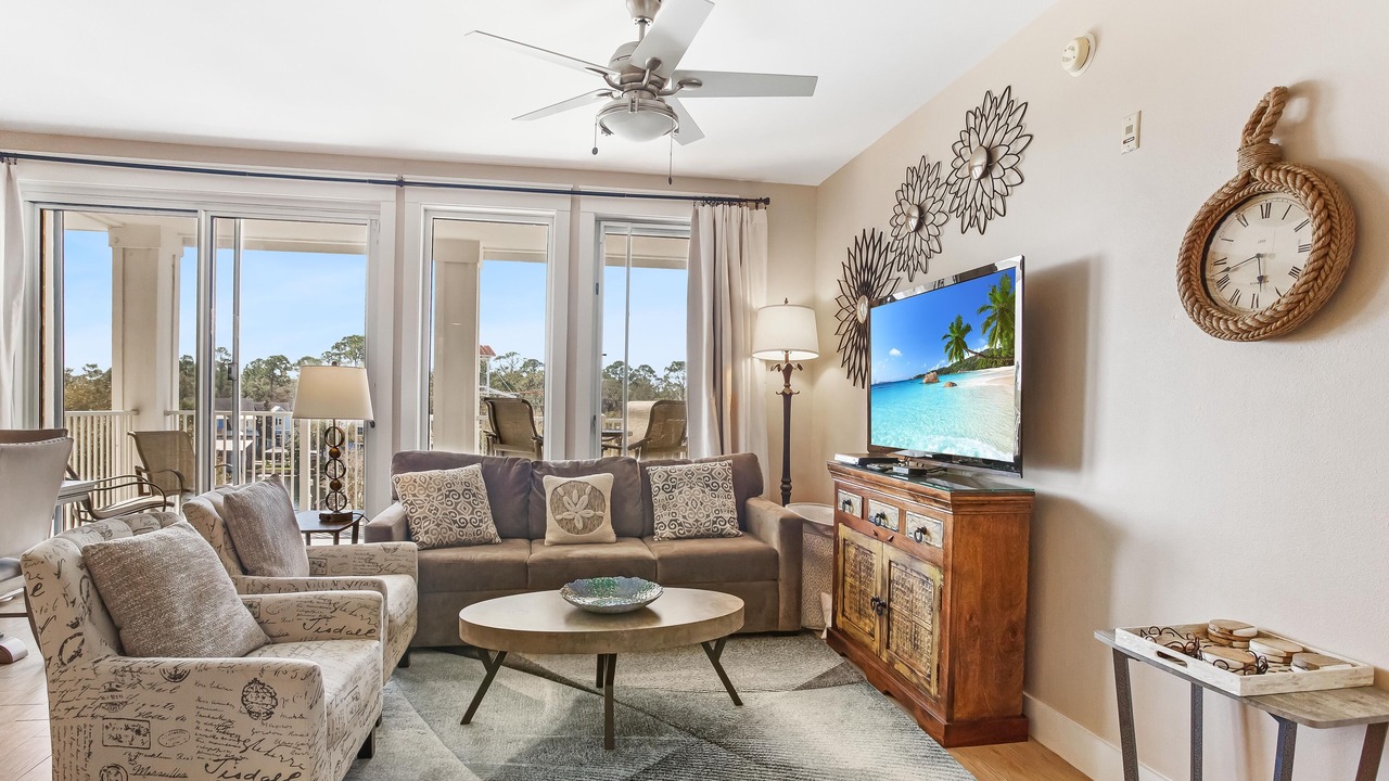 Photo of Livingroom in Baytowne Wharf