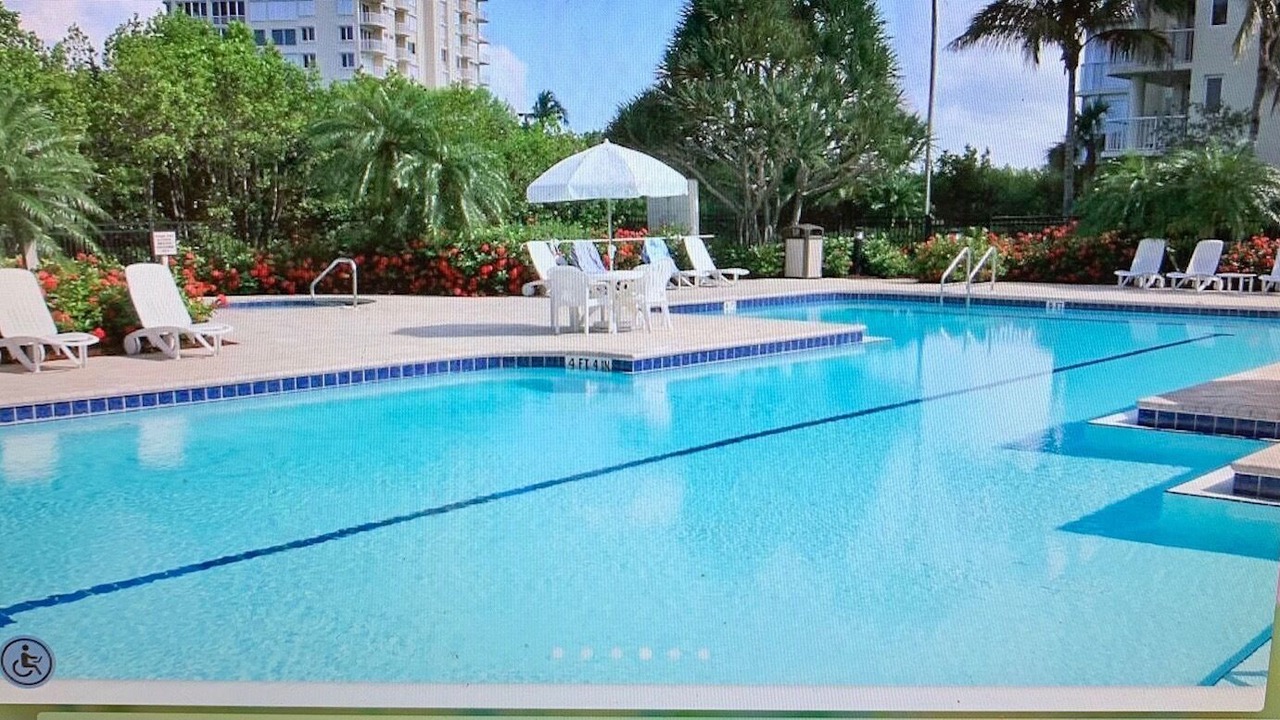 Photo of Outdoor in Park Shore
