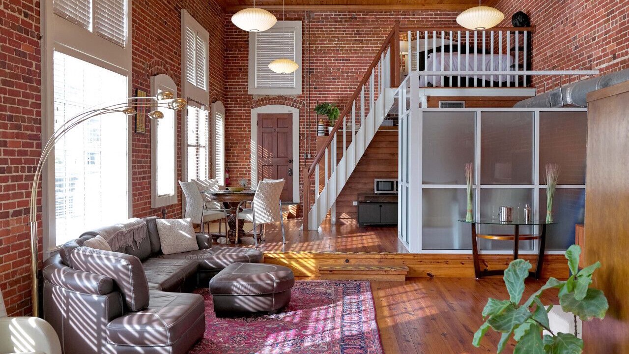 Photo of Livingroom in Old East Hill
