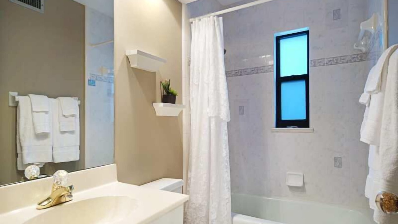 Photo of Bathroom in South Island