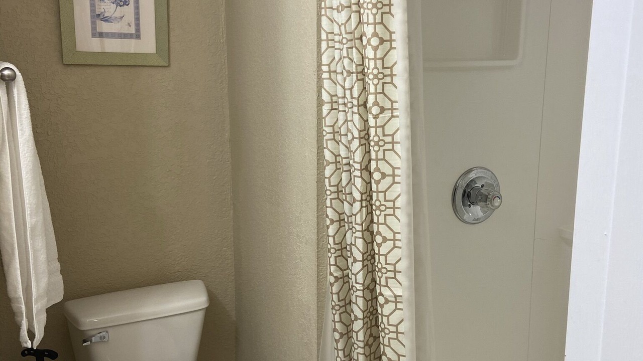 Photo of Bathroom in Temple Crest