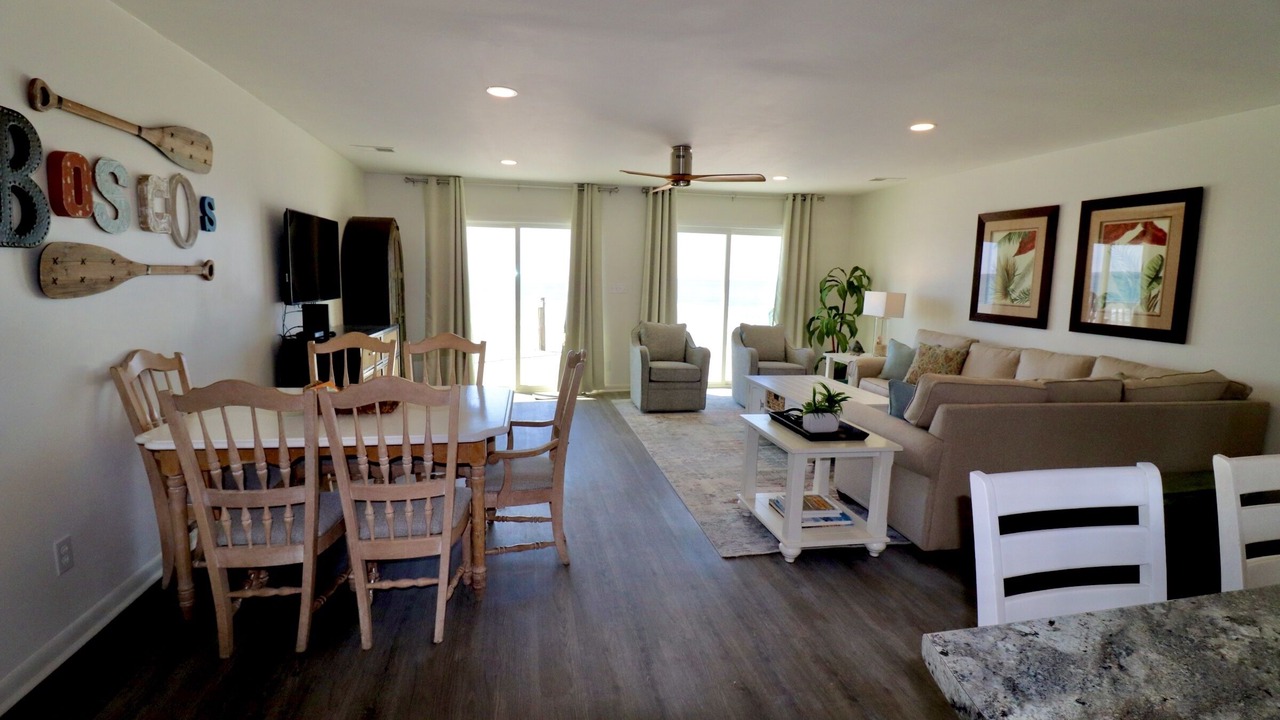 Photo of Livingroom in Surf Side Shores