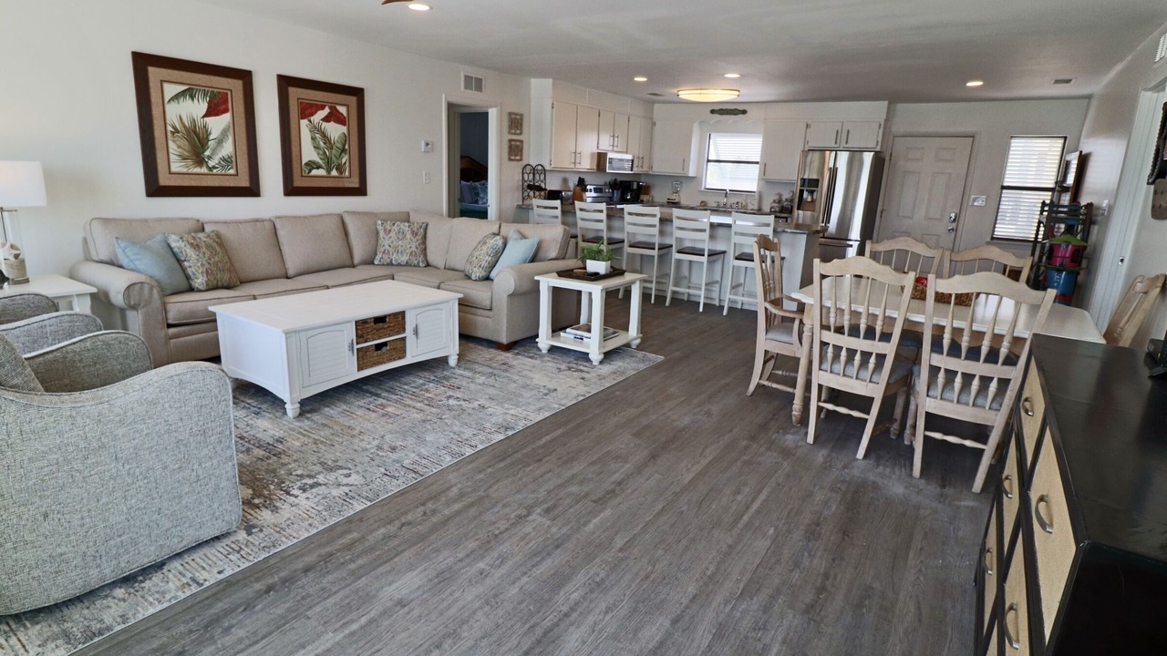 Photo of Livingroom in Surf Side Shores