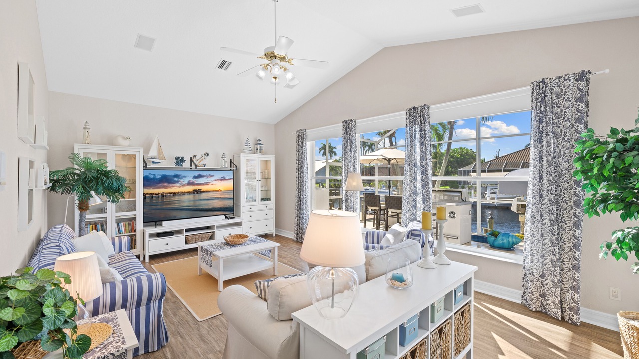 Photo of Livingroom in Pelican