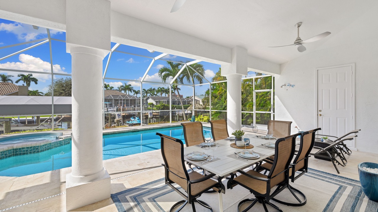 Photo of Outdoor in Pelican