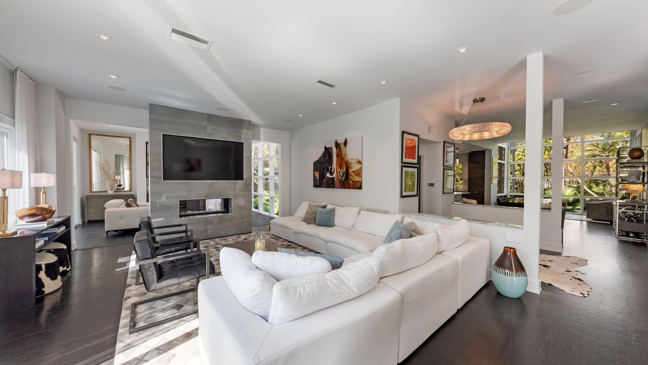 Photo of Livingroom in Ballast Point