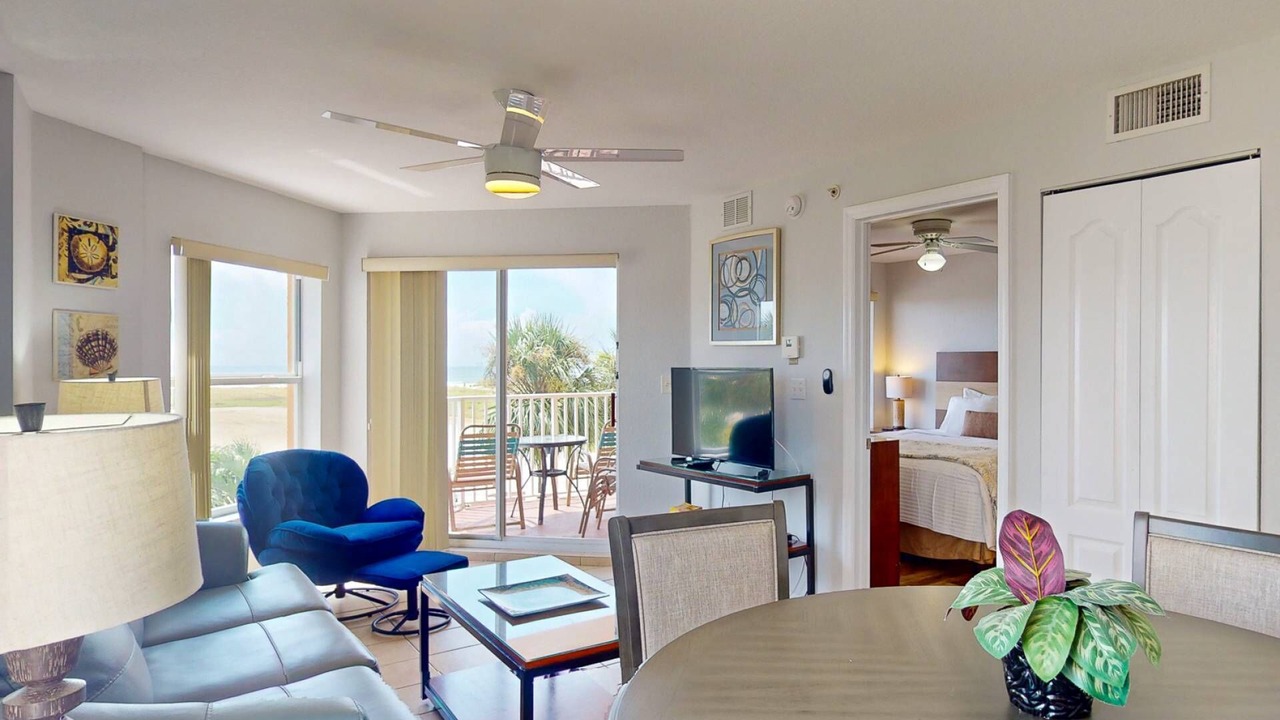 Photo of Livingroom in Treasure Island