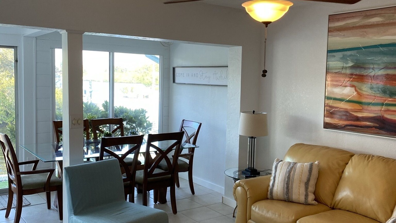 Photo of Livingroom in Ozona
