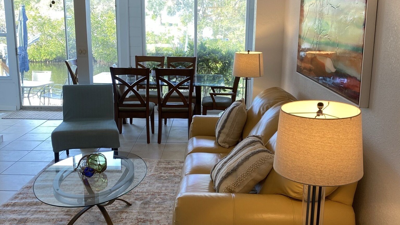 Photo of Livingroom in Ozona