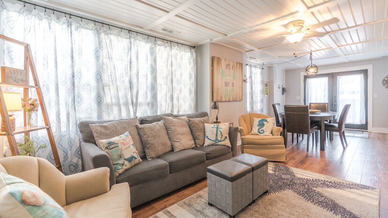 Photo of Livingroom in Garden City