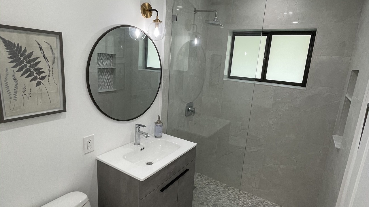 Photo of Bathroom in Sunset