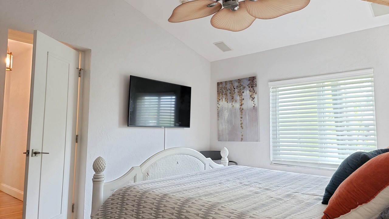 Photo of Bedroom in South Lake