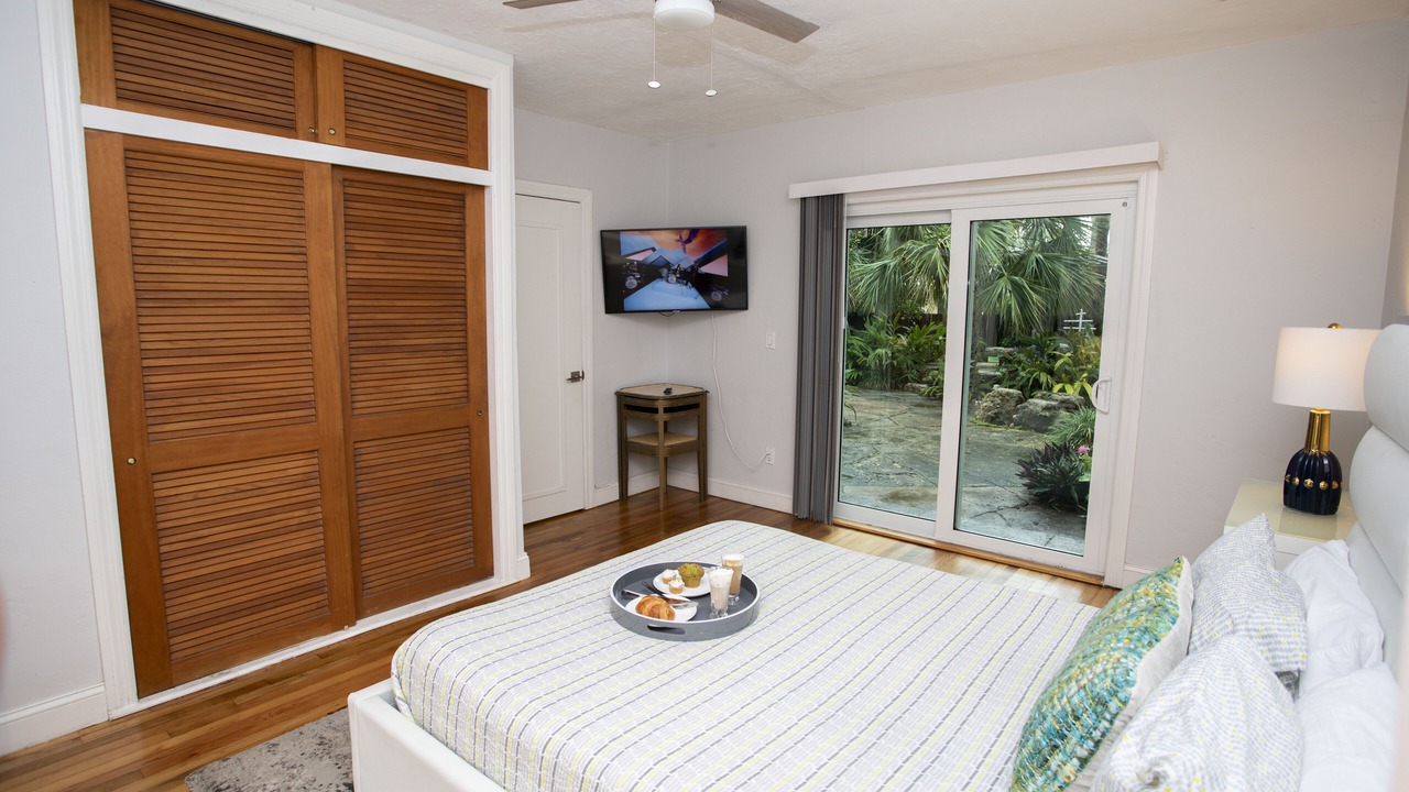 Photo of Bedroom in South Lake
