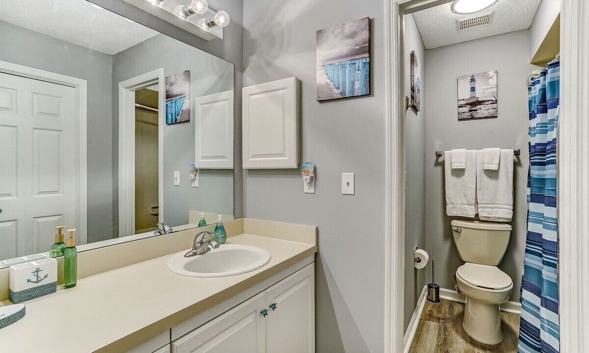 Photo of Bathroom in Fernandina Beach