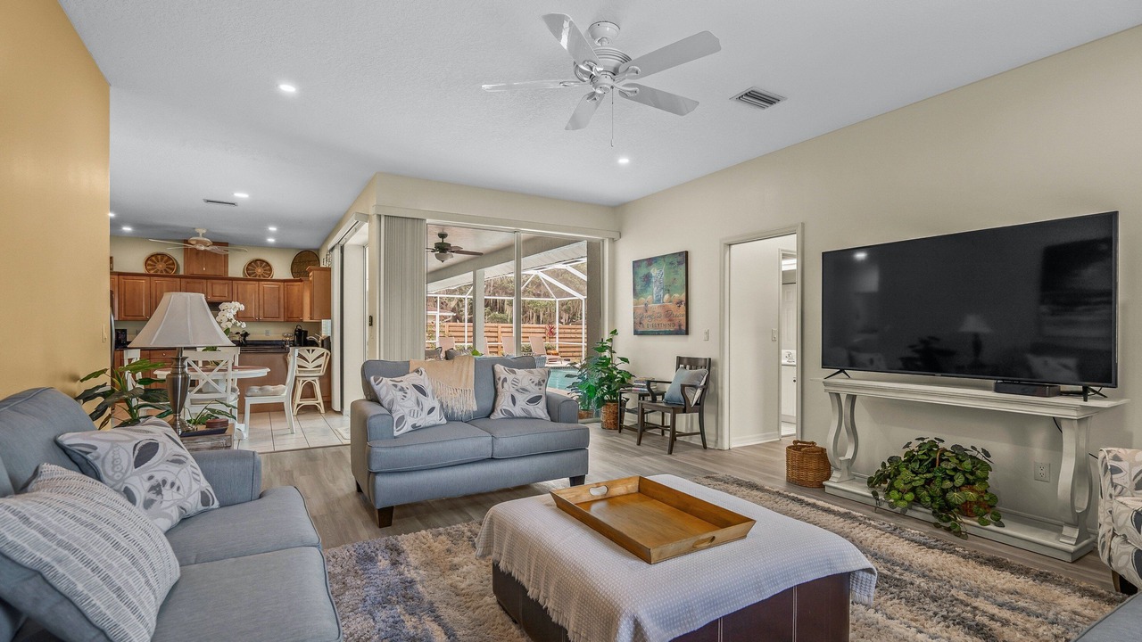 Photo of Livingroom in Trailer Estates