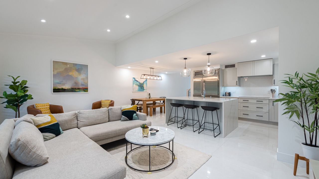 Photo of Livingroom in Hunt Club