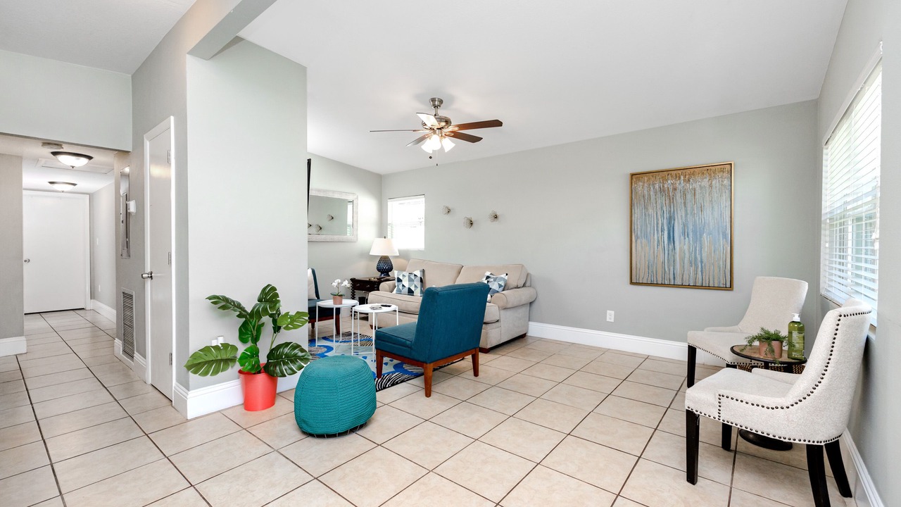 Photo of Livingroom in North Hyde Park
