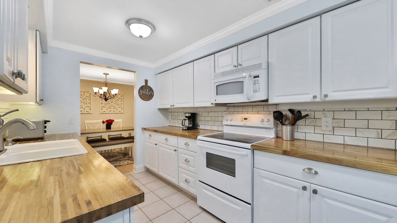 Photo of Kitchen in Doctors Inlet