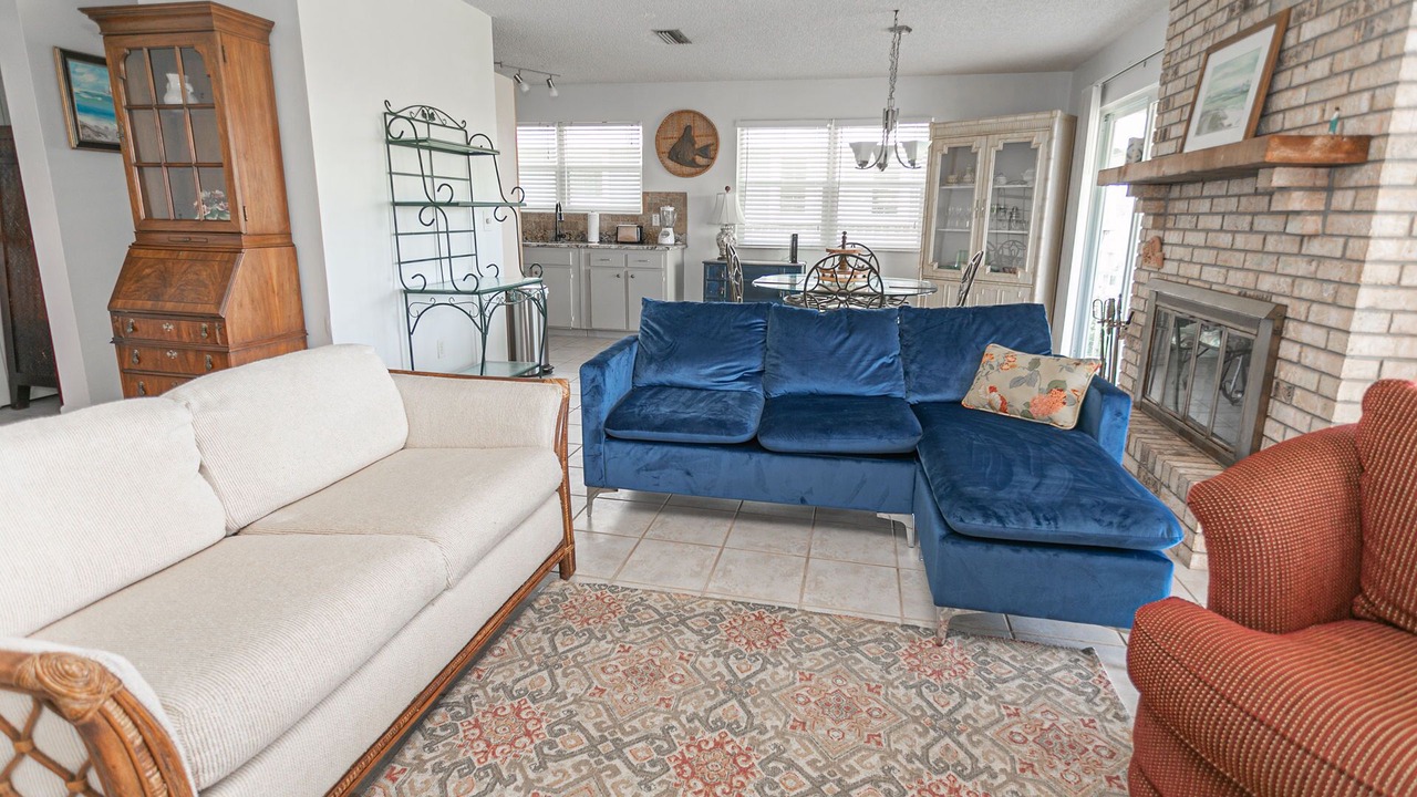 Photo of Livingroom in Surfcrest Village