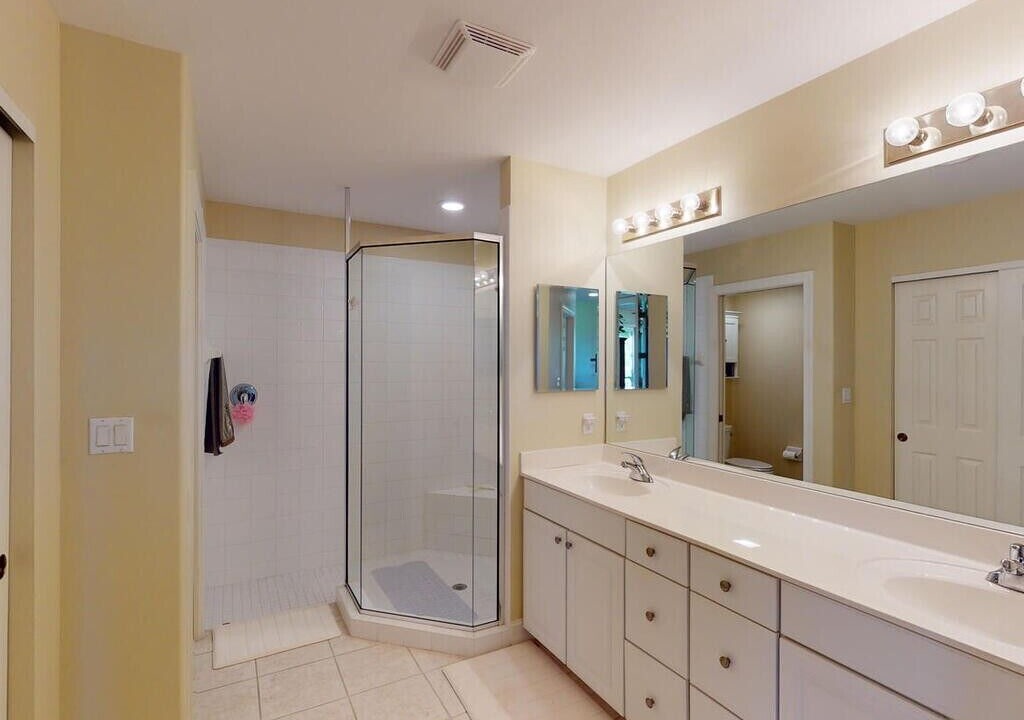 Photo of Bathroom in Hammock Bay
