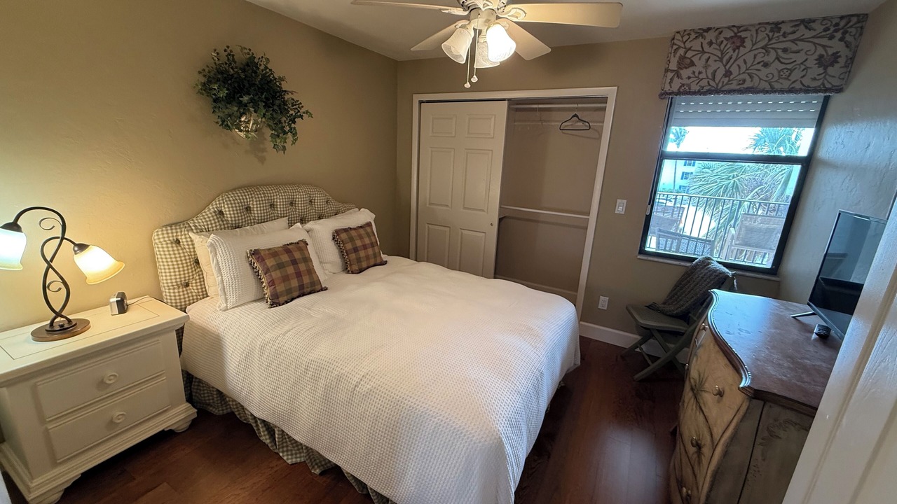 Photo of Bedroom in Vanderbilt Beach