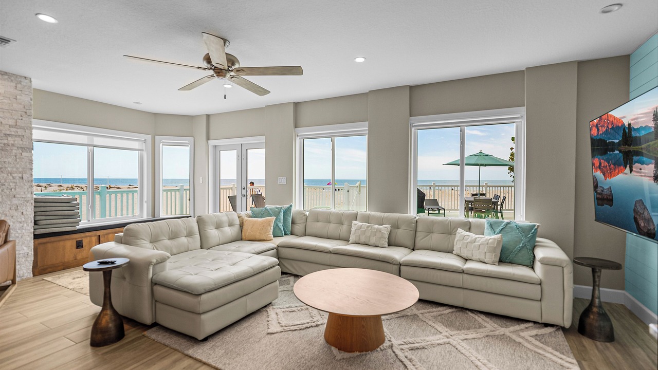 Photo of Livingroom in Redington Shores