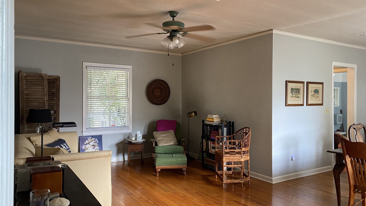 Photo of Livingroom in East Hill